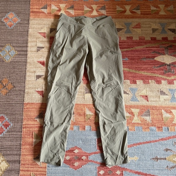 Mountain Hardware Dynama Hiking Pants - Picture 1 of 3